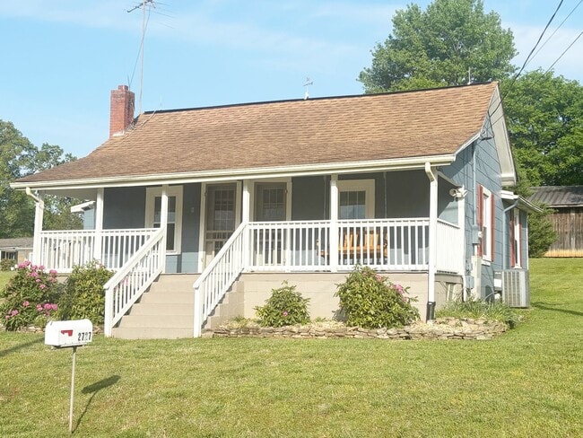 Photo - Maryville 37803 - 1 bedroom, 1 bath home  - Contact Jeremy Logan 865-307-2273