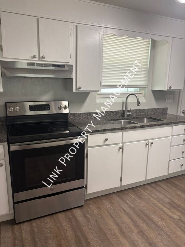 Photo - 1640 Keeble St