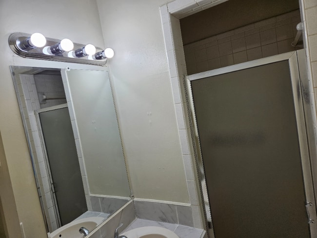 Photo - 2835 Glenderry St