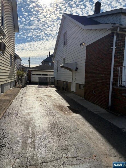 Photo - 23 Barrington Ave