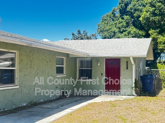 Building Photo - 928 Lake Palms Dr