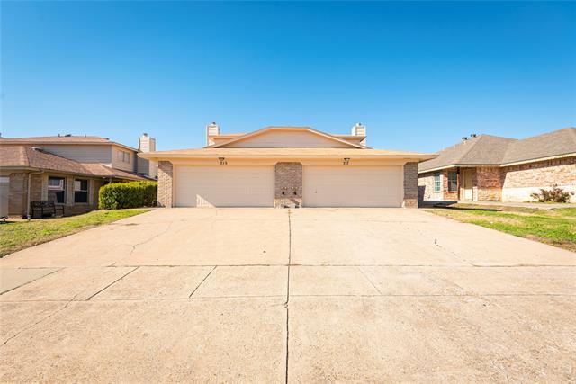 Photo - 717 Lariat Ln