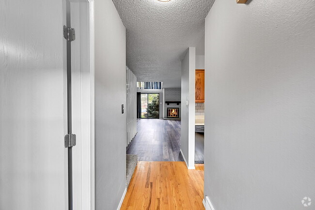 Building Photo - $2,100 - 3 Bed, 2.5 Bath Townhome in Color... Unit D