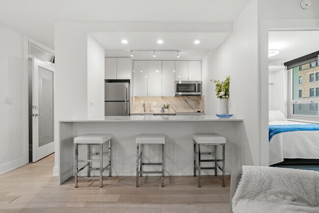 Photo - 88 W Schiller St Unidad 904 Rental