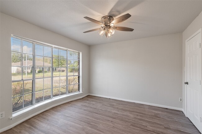 Photo - 22115 Fincastle Dr