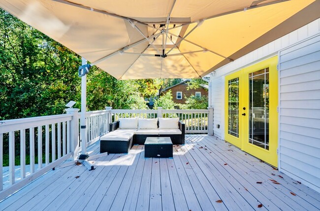 Photo - 406 Snelling Rd