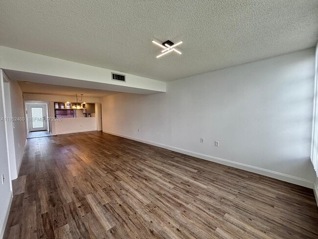 Photo - 1703 Whitehall Dr Unit 306