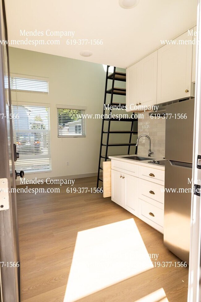 Photo - 5072 Madison Ave