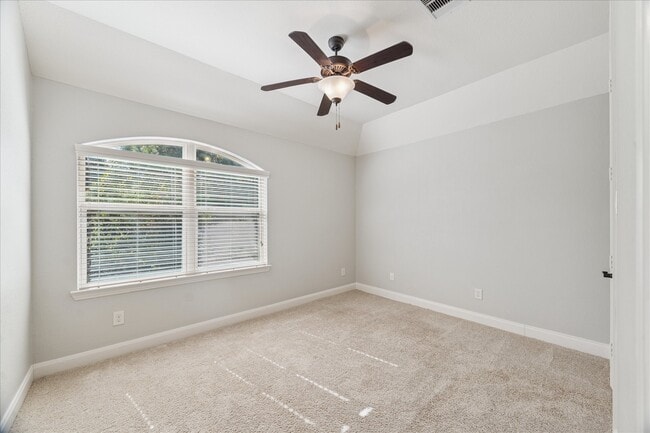 Photo - 43 Herons Flight Pl