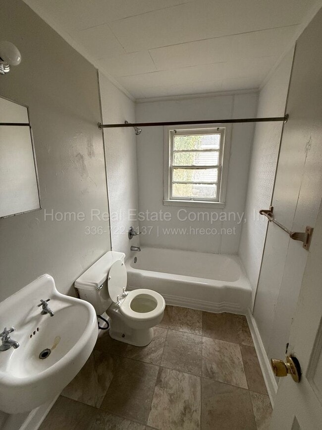 Photo - 1505 Williamson St