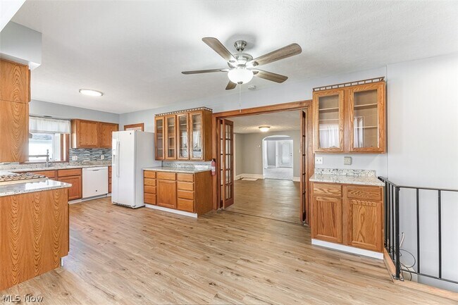 Photo - 85 Maple Dr