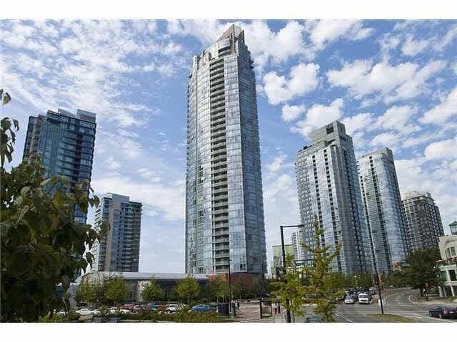 Building Photo - 1507-1408 Strathmore Mews