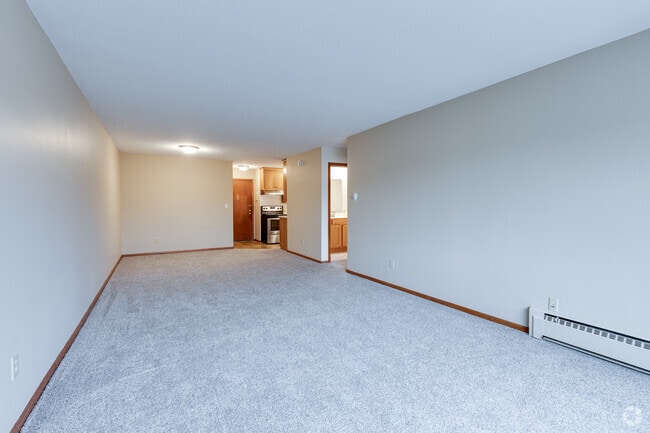 1BR, 1BA - 725SF - Living and Dining