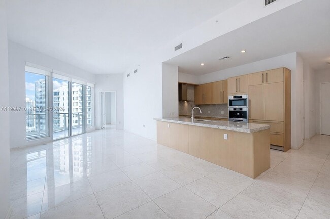 Building Photo - 900 Brickell Key Blvd Unit 2505