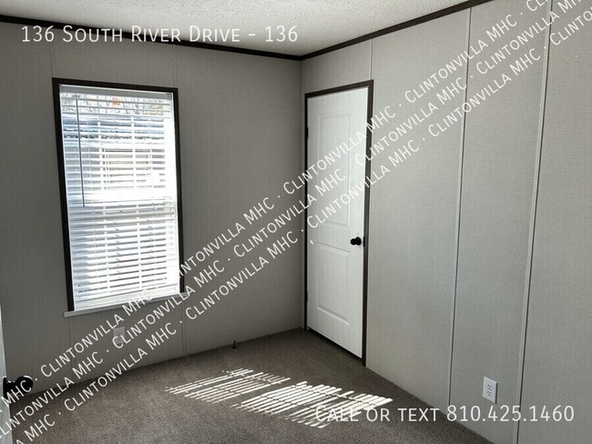 Photo - 136 S River Dr