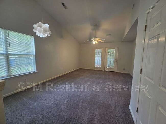 Photo - 324 St Rosea Rd