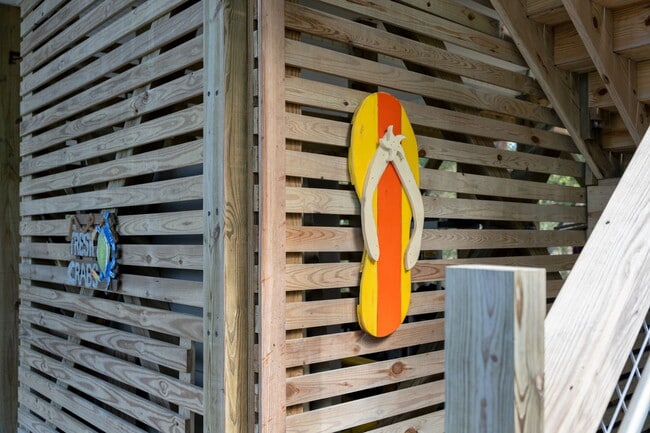 Photo - 211 Lewis Dr