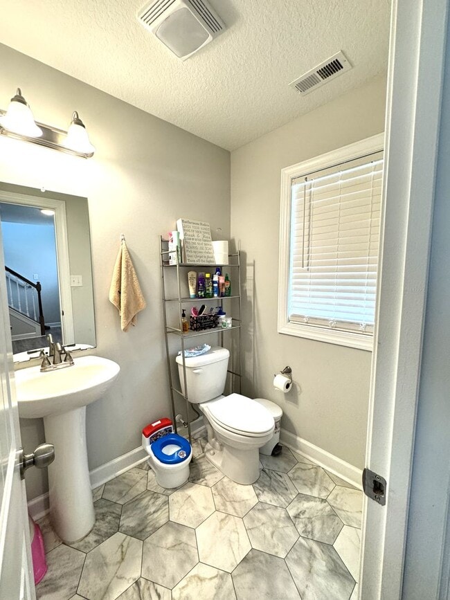 Photo - Beautiful Home! Convenient to Camp Lejeune!