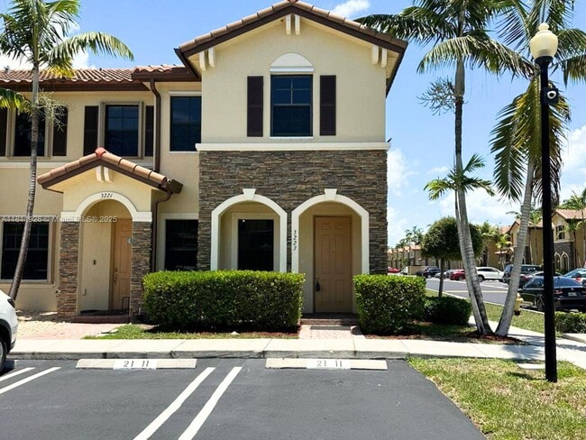 Photo - 3223 SE 7th Ct Townhome