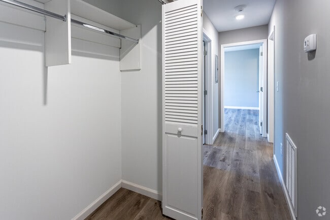 2 BR, 1.5 BA - 1,000SF
