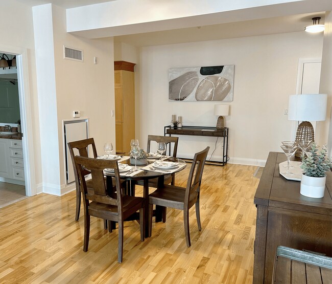 Photo - Williams Court A
