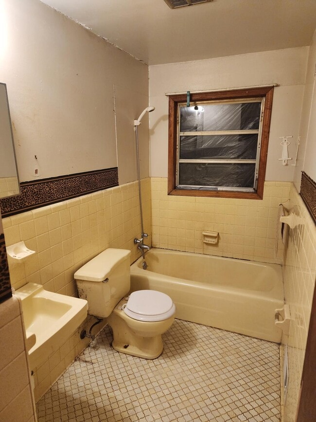 Photo - 694 Mountain View Dr