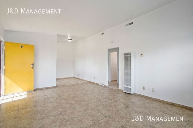 Photo - 824 47th St Unidad D