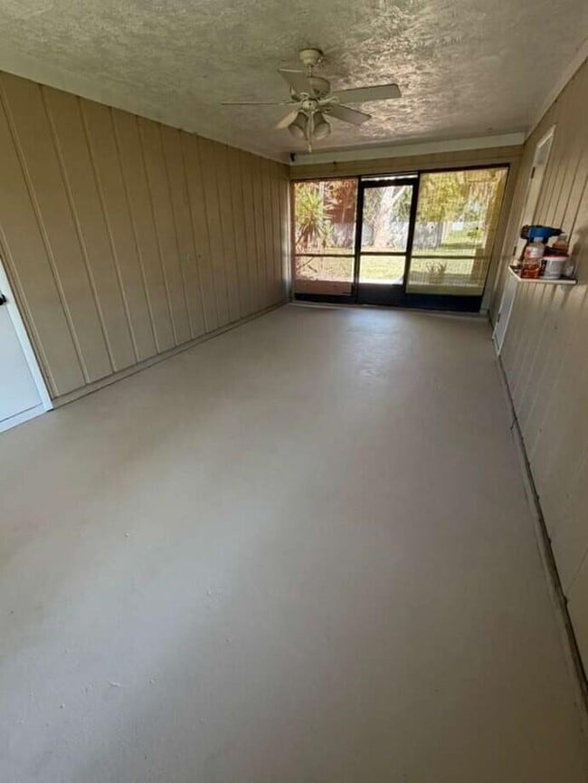 Photo - 2055 SW Cranberry St