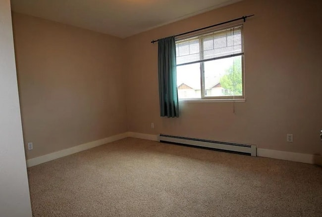 Photo - 3 Bedroom 2.5 Bath plus an Office in Bozeman!