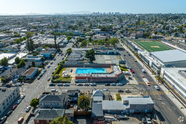 N Vista aérea - 1716 46th Ave