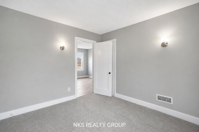 2718 E Grand River Ave Unit 1 BTR
