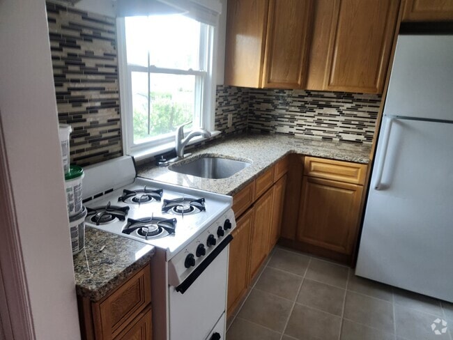 Building Photo - 545 Lorraine Ave Unit B Rental