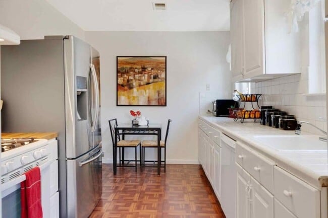 Photo - 425 Oak Ave