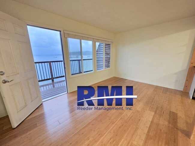 Photo - 1833 Bay St Unit #6