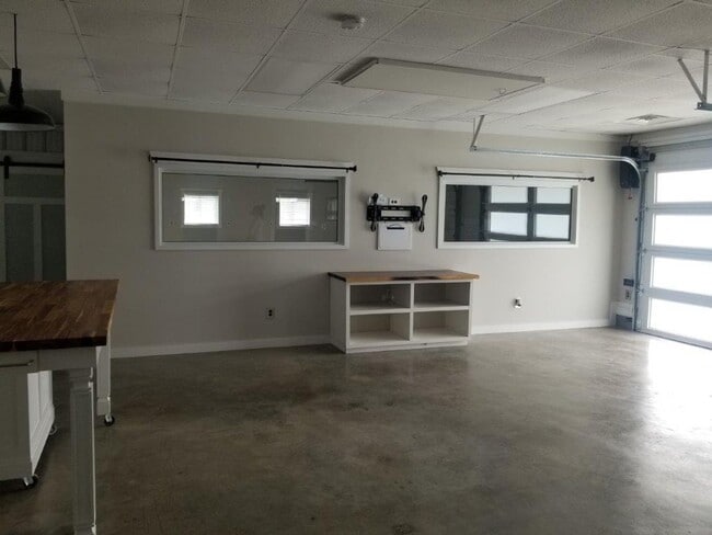 Photo - 6047 Wayne Memorial Dr