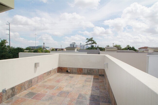 Photo - 4701 Caroline St
