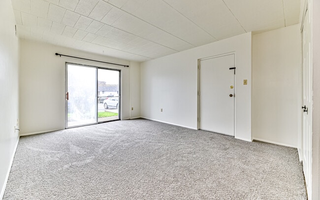 Photo - Hillcrest Apartments