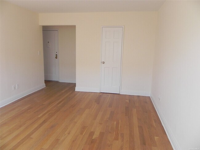 Photo - 11 Schenck Ave Unit 3D