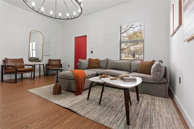 Photo - 601 SW 1st St