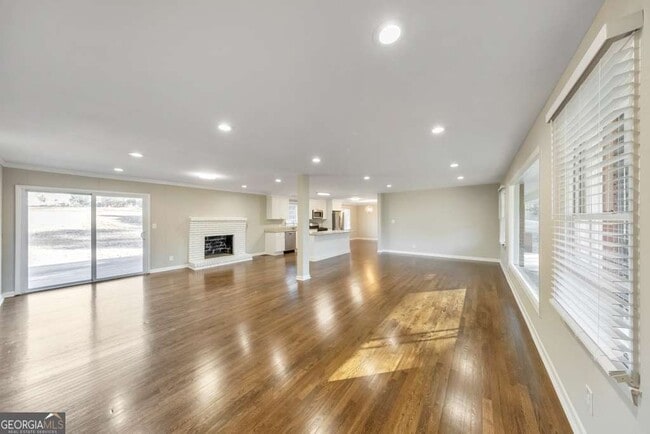 Photo - 909 Rosedale Dr