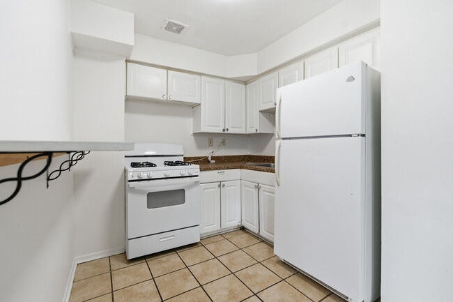 Photo - 3953 Lankenau Ave Unit 2