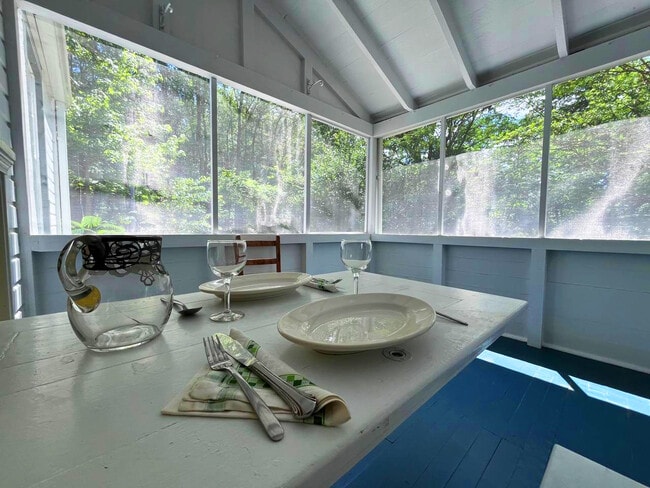 Photo - 5800 Fenwick Rd