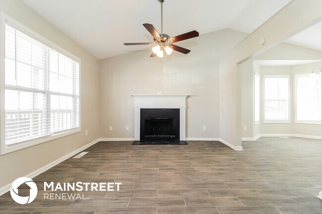 Photo - 207 Remington Ct