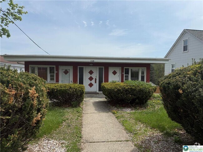 Building Photo - 3420 N Front St Unit D2 Rental