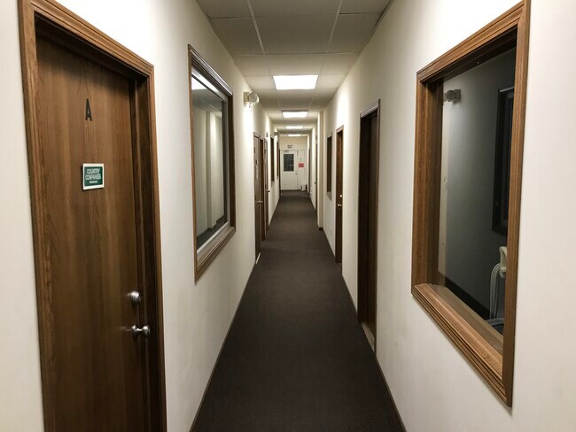 Entrada principal - 351 Chicago Rd