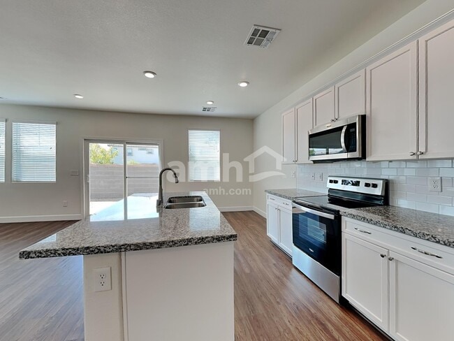 Photo - 1521 Golden Hour Ave