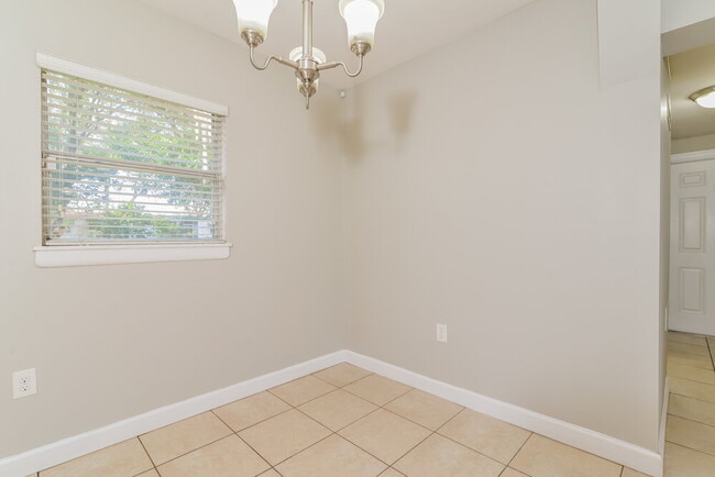 Photo - 132 Alder Ave