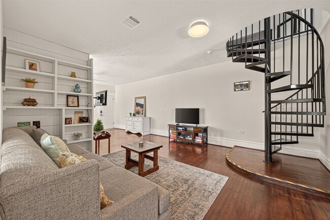 Photo - 324 W Alabama St Unit 2