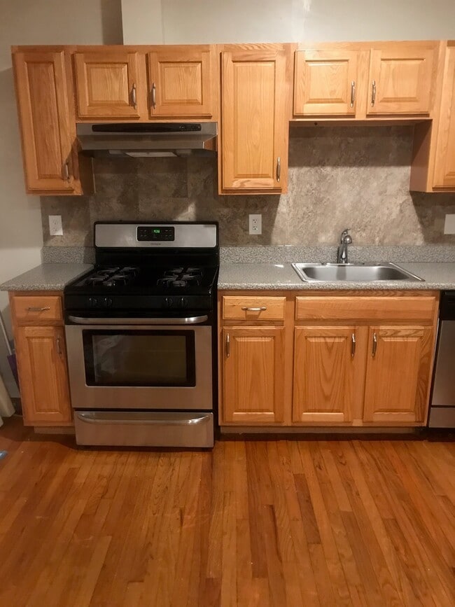Building Photo - 137 Intervale St Rental