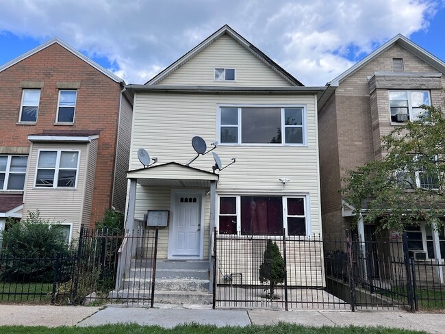 Building Photo - 8919 S Muskegon Ave Rental